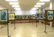 foto - Výstava výtvarných prací žáků a absolventů ZŠ U Červených domků
